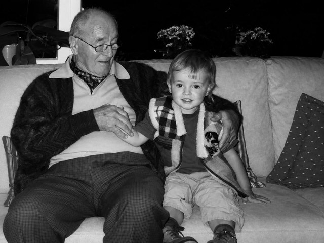 Albert Häußermann mit Enkel Tim, um 2001