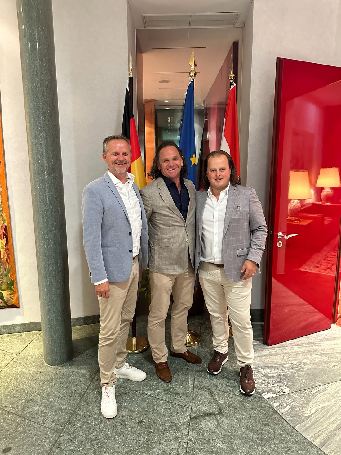 Tim Häußermann mit Carsten Bredemeier und Jork Raimar David Gutsmuths in der Österreichischen Botschaft, Berlin