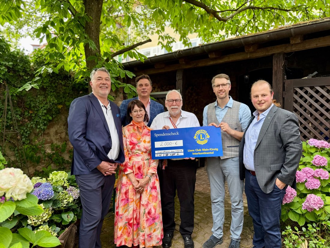 Spendenübergabe des Lions Club Main-Kinzig Interkontinental an das Jugendhaus zum Steitz